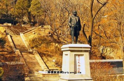 詹天佑铜像