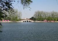 八一湖
