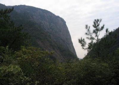 潜溪百丈岩